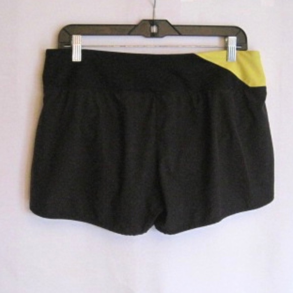 Nike Livestrong Running shorts - Picture 2 of 7